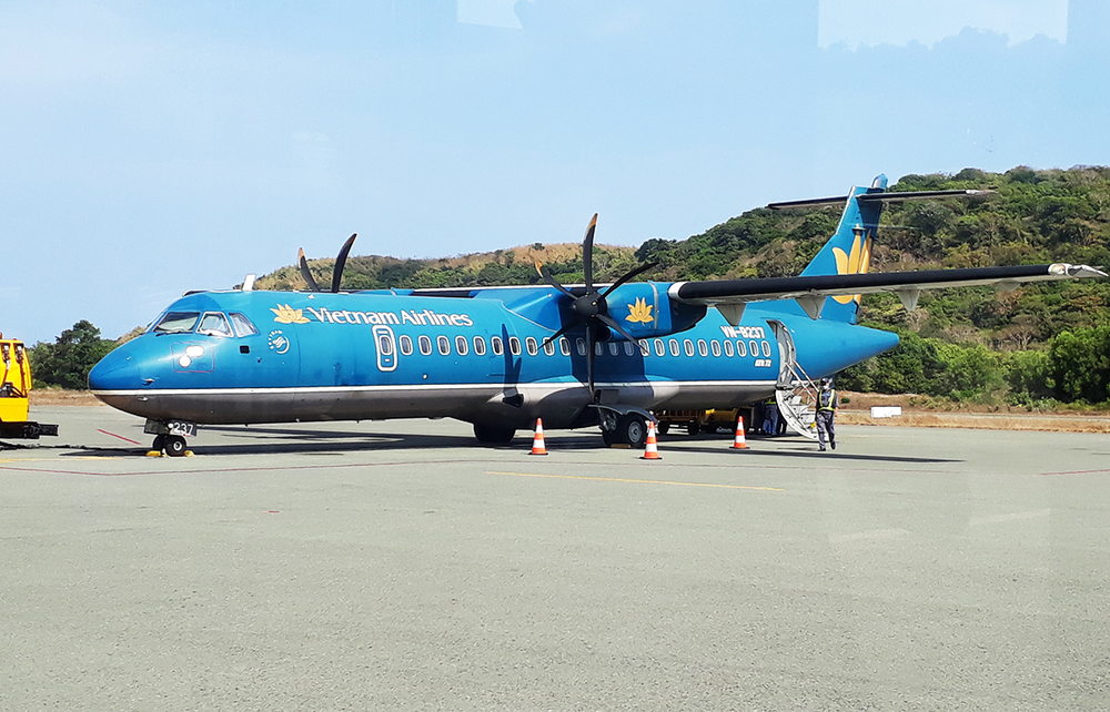 Vietnam Airlines hiện đang khai thác các tuyến bay thẳng tới Côn Đảo với tần suất lên đến 17 chuyến/ngày